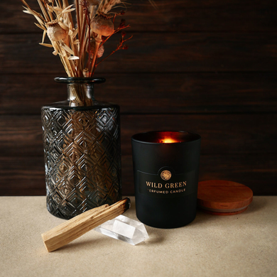 Подарунковий набір (баночка чаю, парфумована свічка "Wild Green" у скляній ємності з дерев'яною кришкою, листівка)