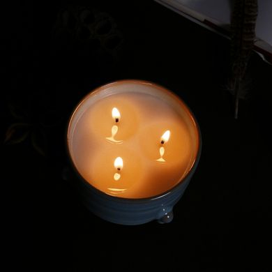 Свічка з трьома гнотами, на 3 ніжках (без аромату)